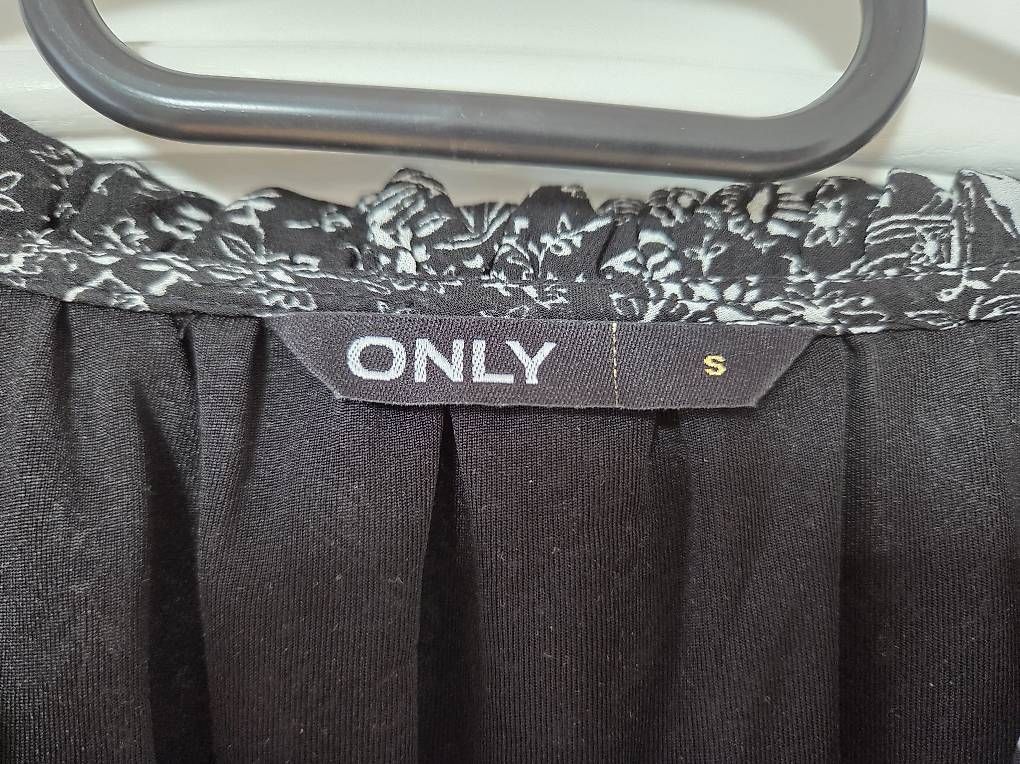 Vestiti: Schönes Kleid von ONLY – Usato da Sarmenstorf venduto da Arhofsa 4