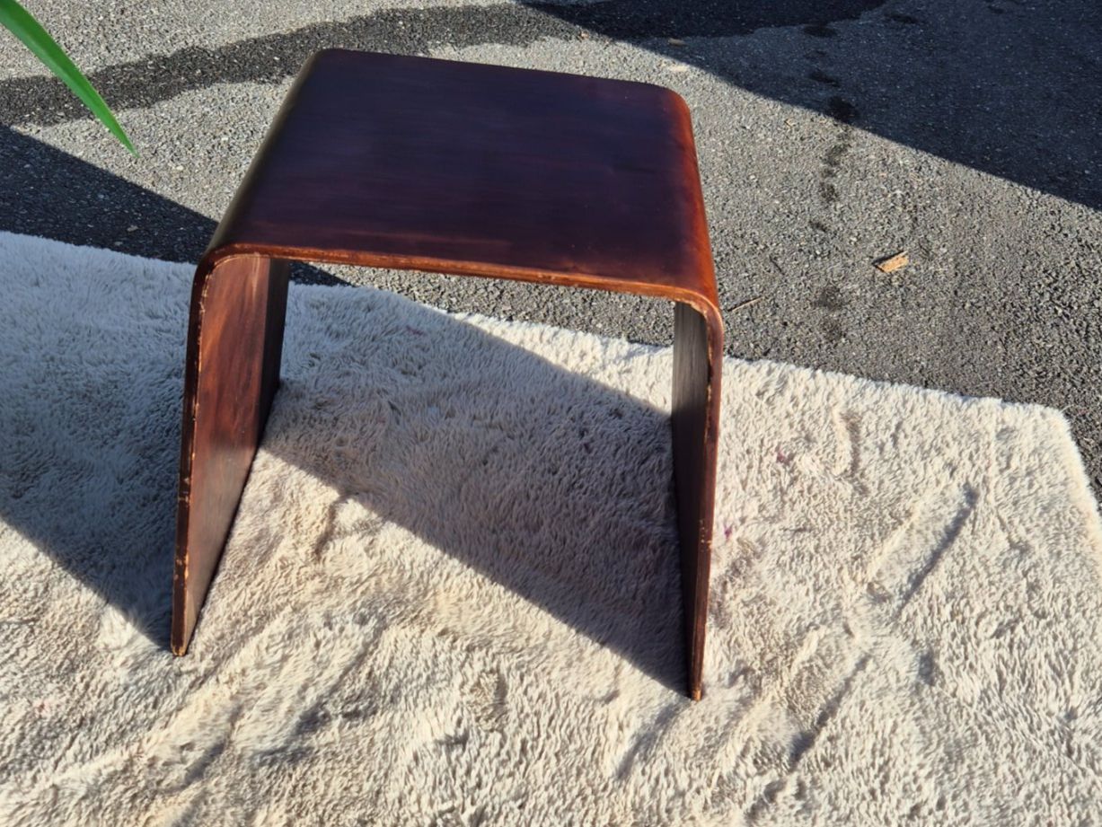 Sgabelli: tabouret vintage en bois courbé, table  de appoint – Usato da Fully venduto da tameab 2