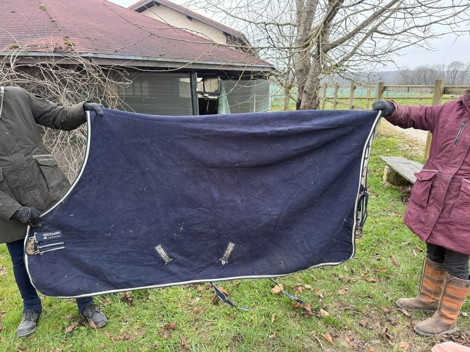 Amigo Coperte: Couverture polaire cheval – Usato da Bernex venduto da claraaaa4