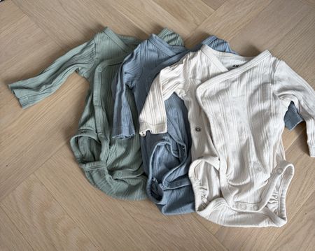 6- Teiliges Set Bodys und Strampler von H&M Gr. 56