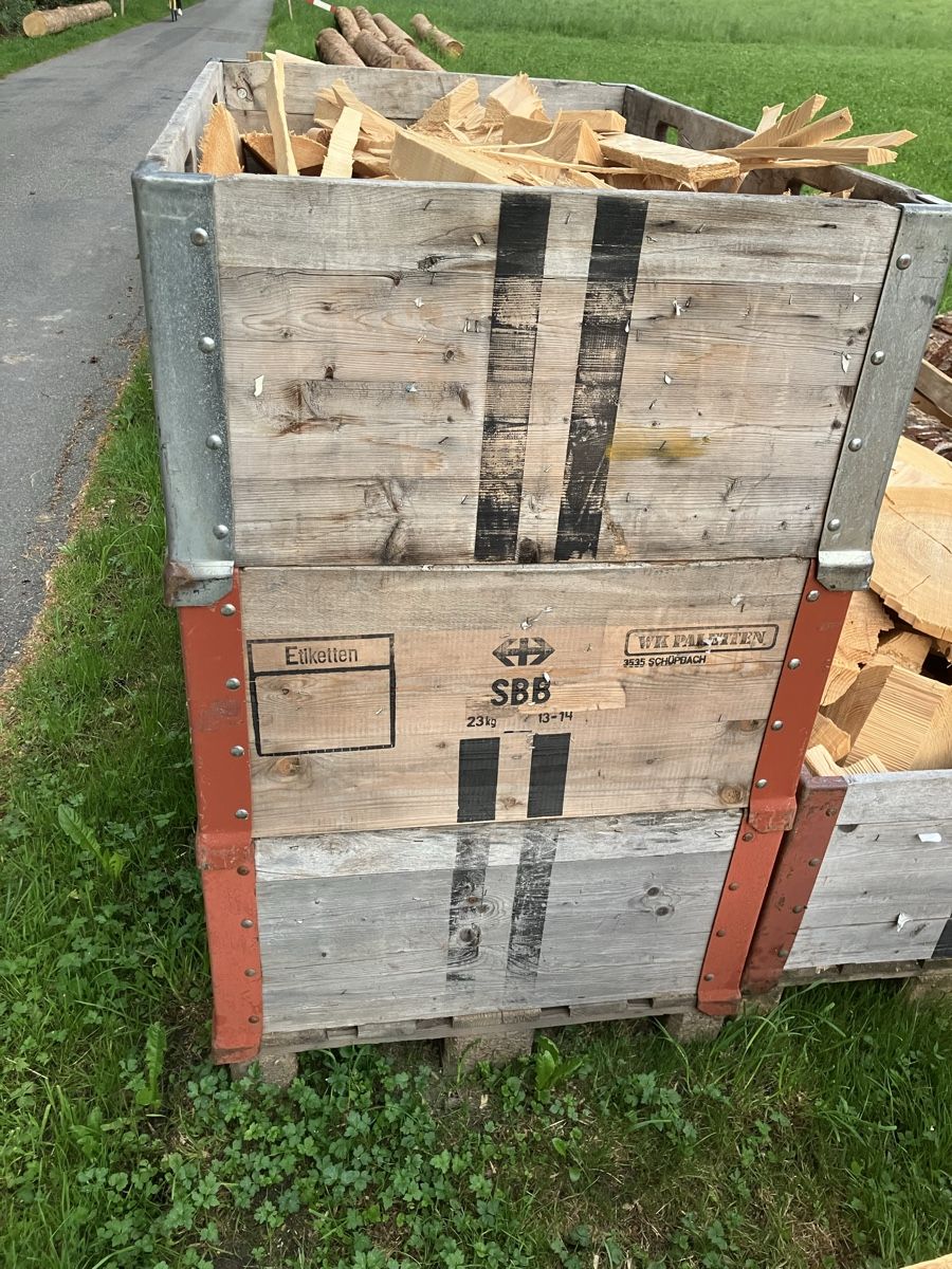 Articoli in legno: Brennholz  – Usato da Thunstetten venduto da Sugus025