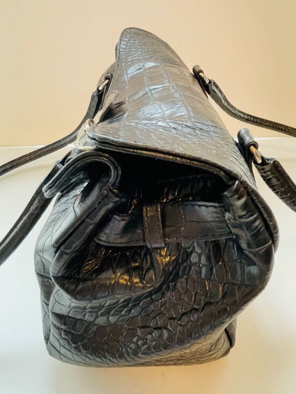 Taschen für Damen: Borsa effetto_coccodrillo, elegante e spaziosa – Gebraucht aus Savosa von Accipe_Oblatam 3