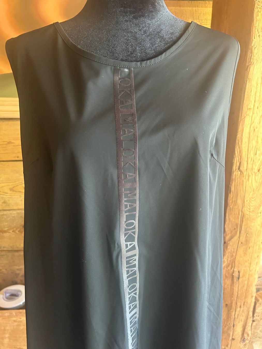 Vestiti: Maloka robe noire – Usato da Val-d'Illiez venduto da Dombou 1