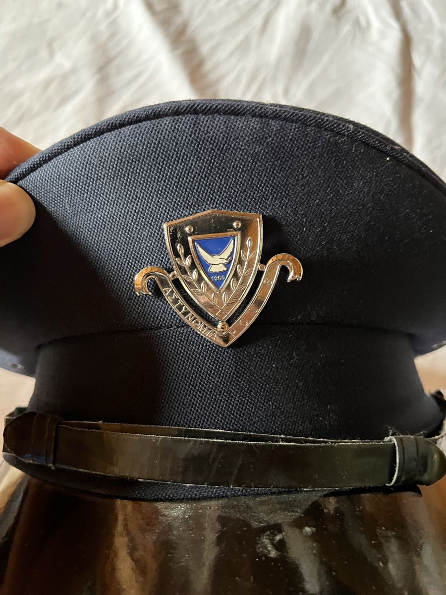 Uniformi: Polizeihut Zypern – Usato da Maienfeld venduto da DivicoHelveticus 3