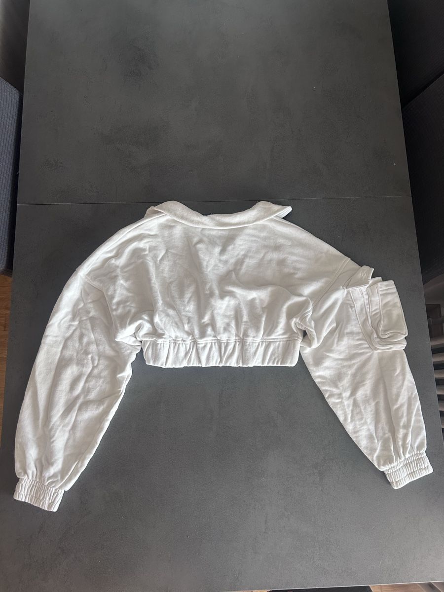 Bershka Kleiderpakete: White Cropped Sweater and Cargo Pants Set Size S – Neu (gemäss Beschreibung) aus Winterthur von sel_g95h 2