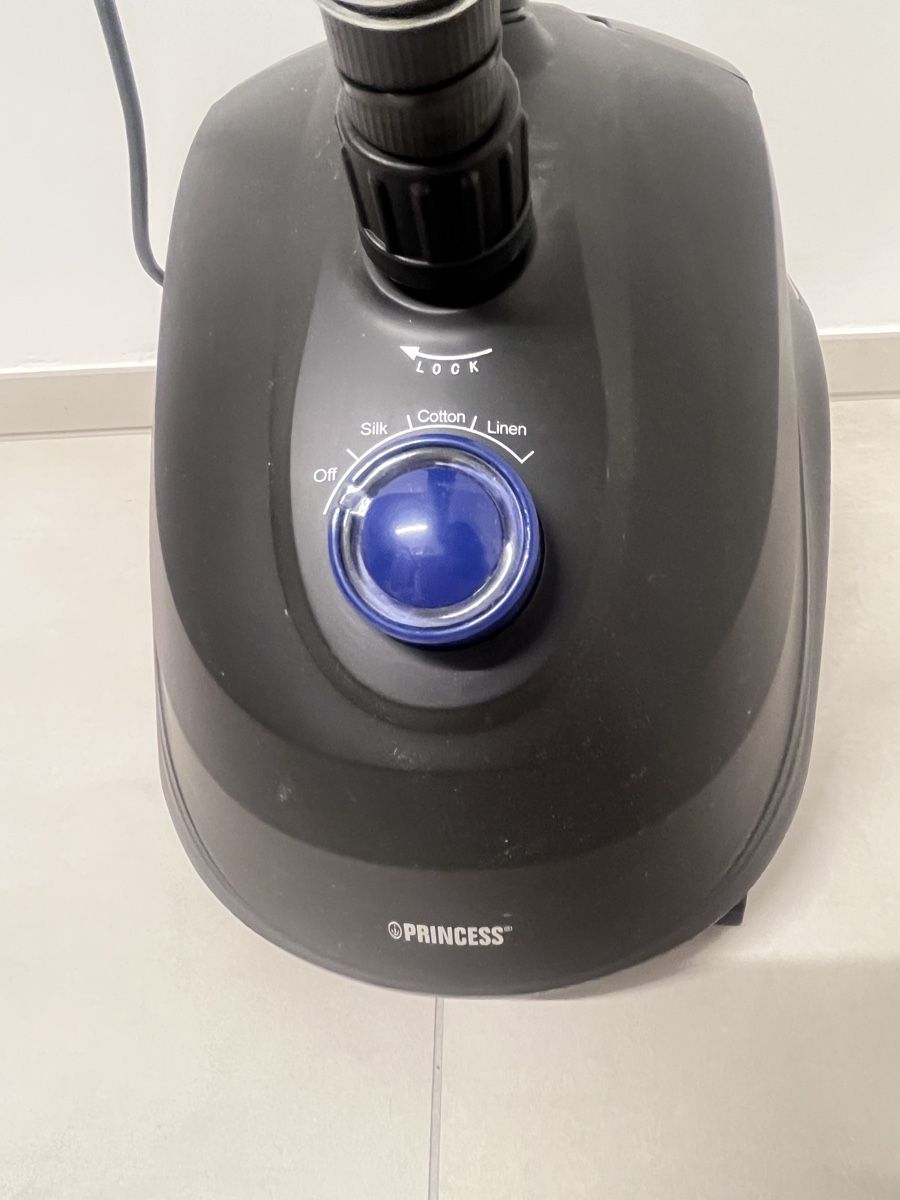 Bügeleisen: Standing steam iron – Gebraucht aus Oberrieden von yim_jb6g 2