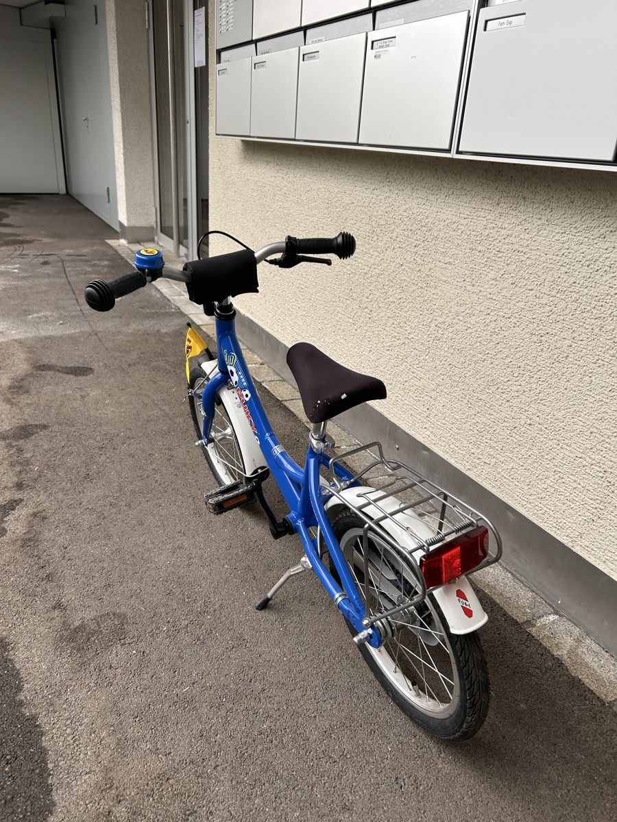 Puky Velos: Puky Kinderfahrrad 16 Zoll – Football Edition | Top Zustand – Gebraucht aus Richterswil von Ianh1 4