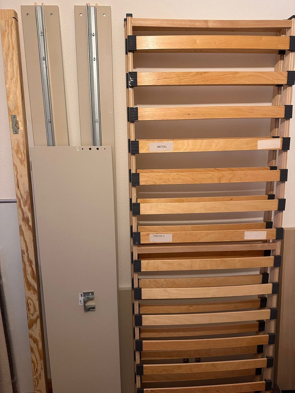 Ikea Letti: Ikea MALM 140x200 grey bedframe + 2x bed slates – Usato da Zürich venduto da Sanderdh 3