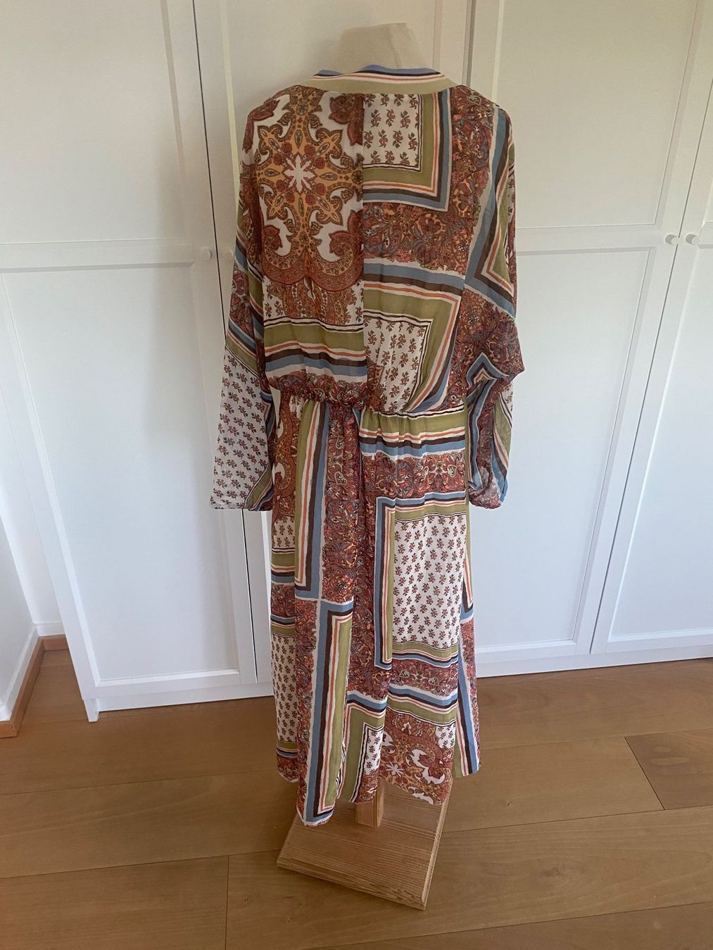 Mango Kleider: Midikleid Mango – Gebraucht aus Luzern von lou4444 2