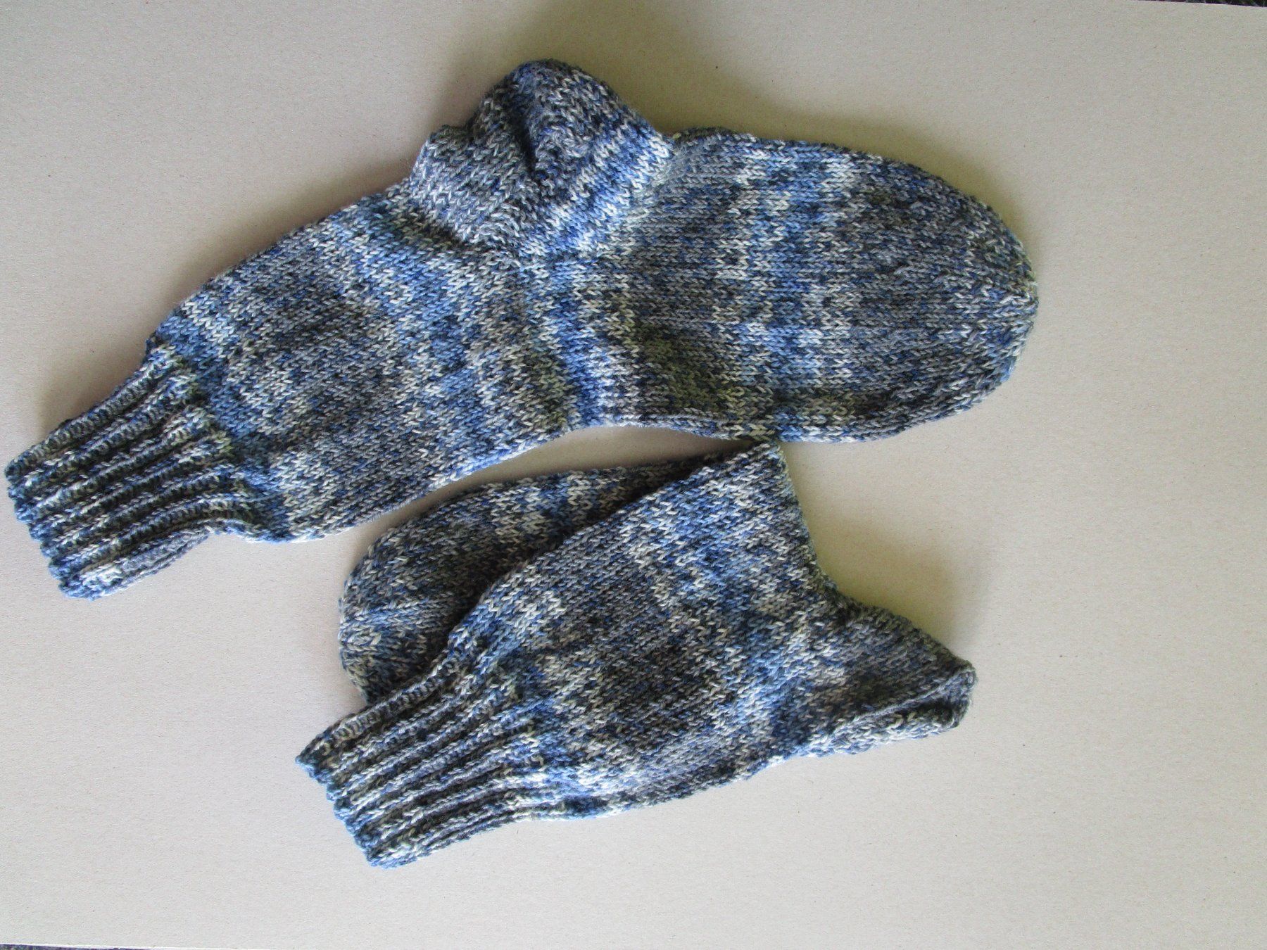 Calze: handgestrickte Socken Gr. 44/45 – Nuovo (secondo la descrizione) da Ursenbach venduto da gruenblau