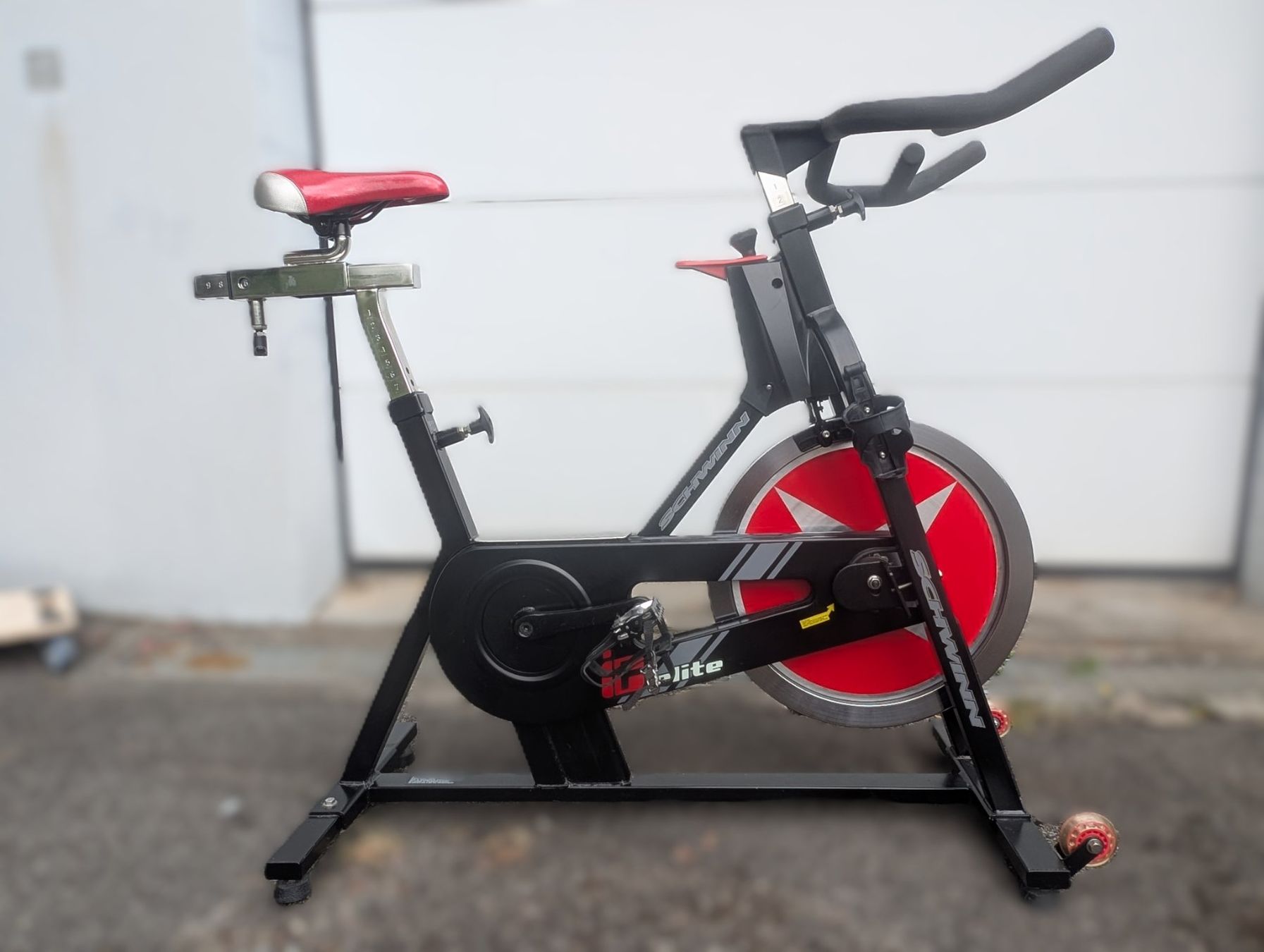 Schwinn Hometrainer: Schwinn Spinning Bike IC Elite – Usato da Ueberstorf venduto da FancyMarmot