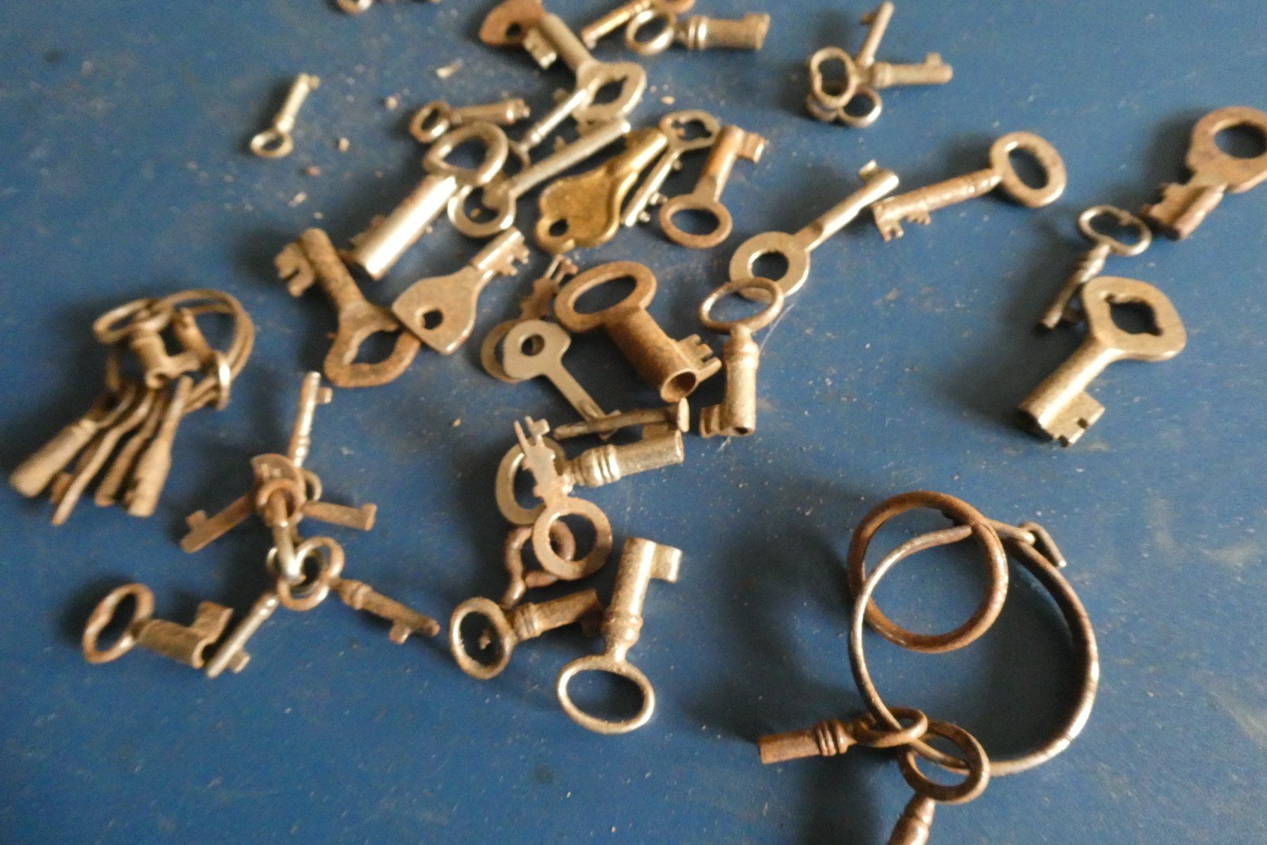 Chiavi: lot de 50  clés ancienne – Usato da Fontaines NE venduto da monloisir 3