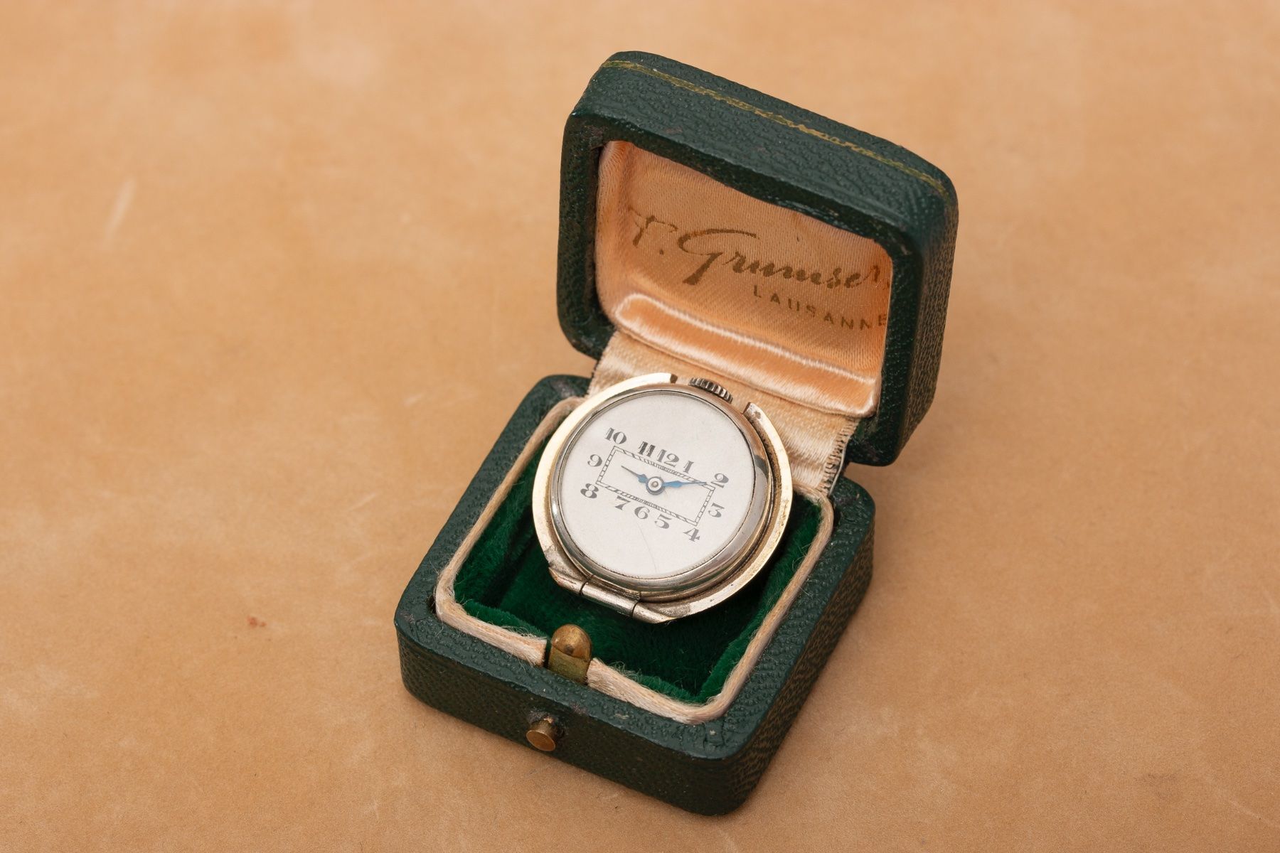 Uhren: Art Deco Uhr - silber – Gebraucht aus Bern von  6