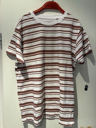Schönes Tshirt Gr. 146/152, Neu
