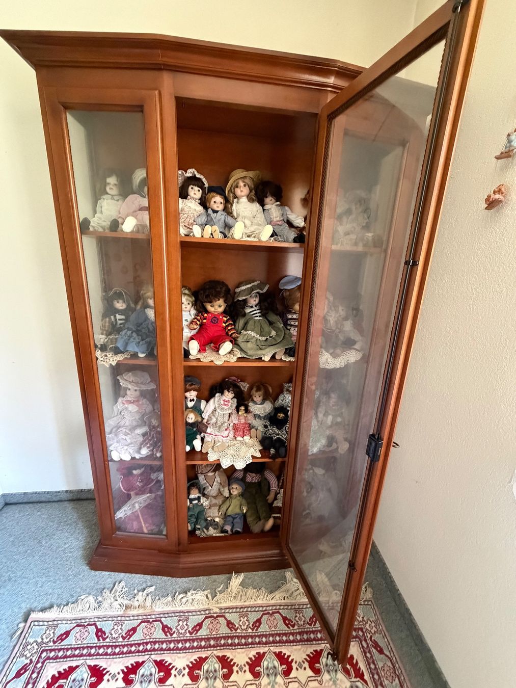 Bambole: Vitrine, Puppen, Puppenwagen – Usato da Grellingen venduto da syno28 3
