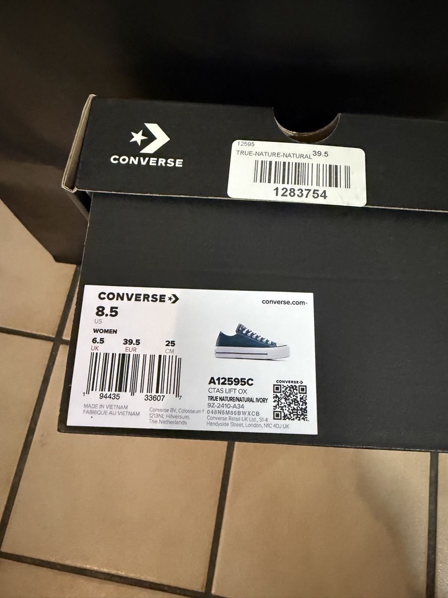 Herrenschuhe: Converse 39.5 – Neu und originalverpackt aus Belfaux von Rikardo.Switzerland 2