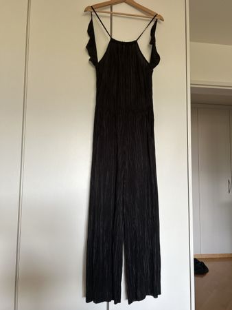 Jumpsuit Schwarz Falten-Look Grösse 40 guter Zustand