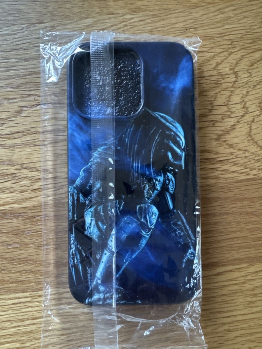 Covers & Schutzfolien: Coque Predator pour iPhone 15 Pro - Neuve et Stylée! – Neu und originalverpackt aus Morges von Alexys23