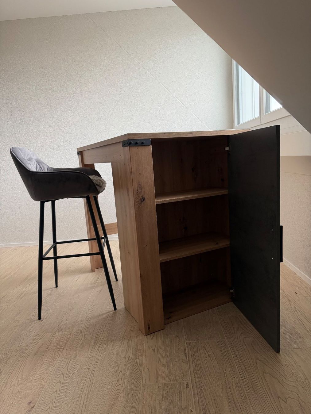 Ladenausstattungen & Messebau: Pult, Höcker mit Barschrank – Neu (gemäss Beschreibung) aus Holderbank AG von Jrs2012