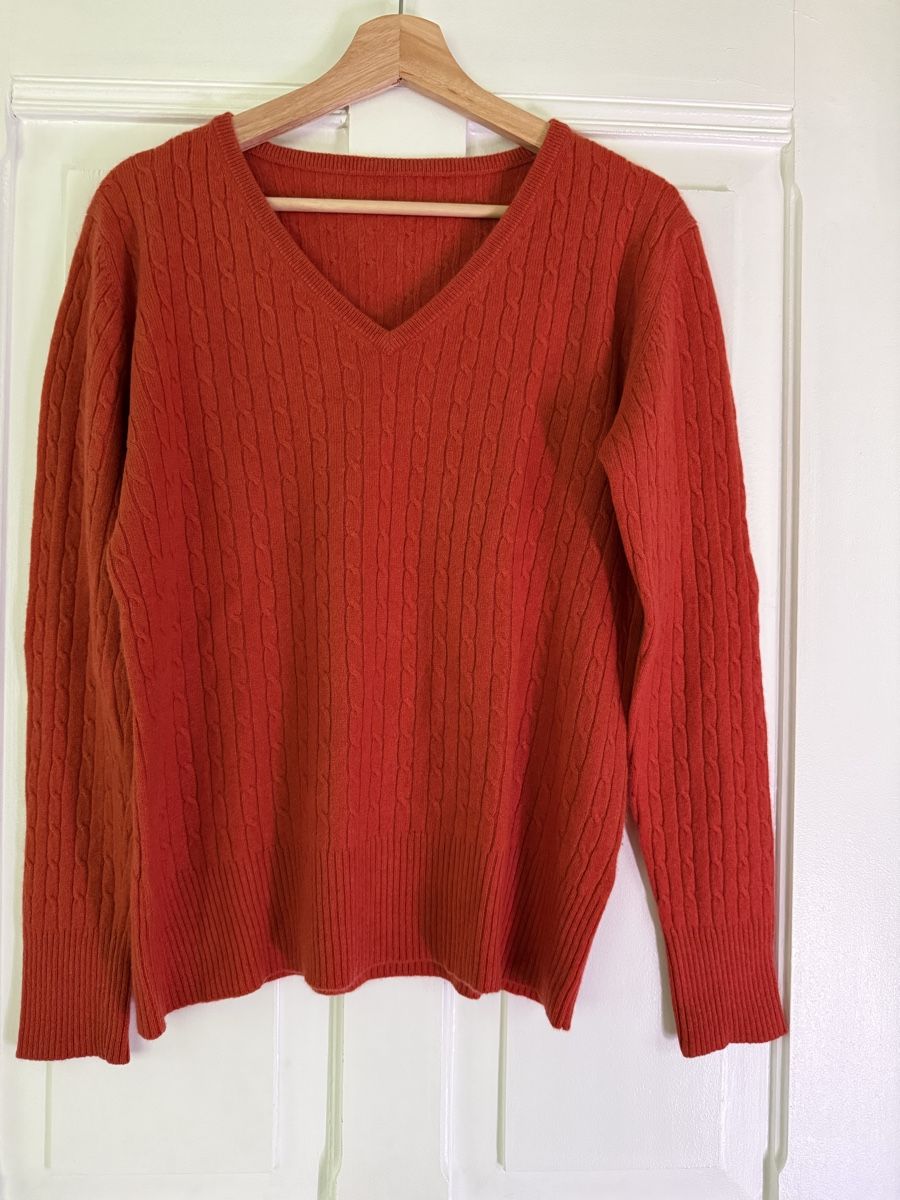 Pullover & Sweatshirts: Rostfarbener Cashmere Pullover – Neu (gemäss Beschreibung) aus Safenwil von Empez
