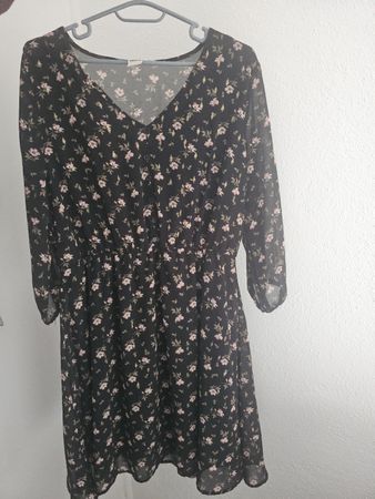 Robe fleurie noire, taille S