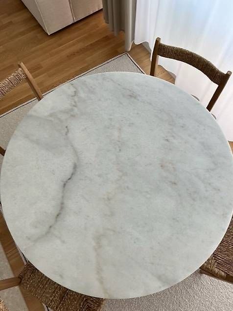 Tavoli: Gepflegter Marmor-Tisch 105 cm Durchmesser – Usato da Zürich venduto da legendarysoap 2