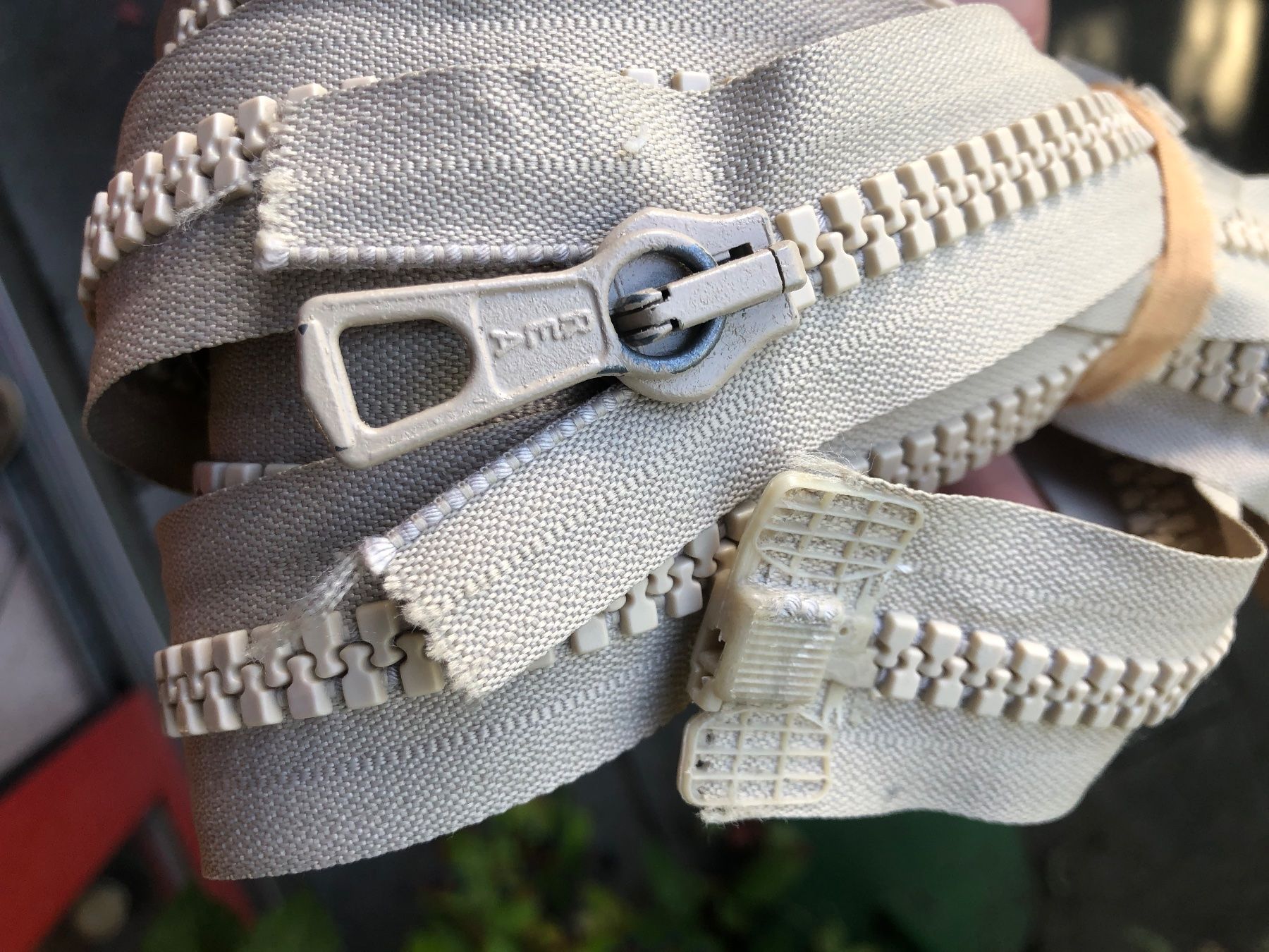 Nastri decorativi: Reissverschluss, beige, robust – Nuovo (secondo la descrizione) da Eglisau venduto da Vidal_sosun 1