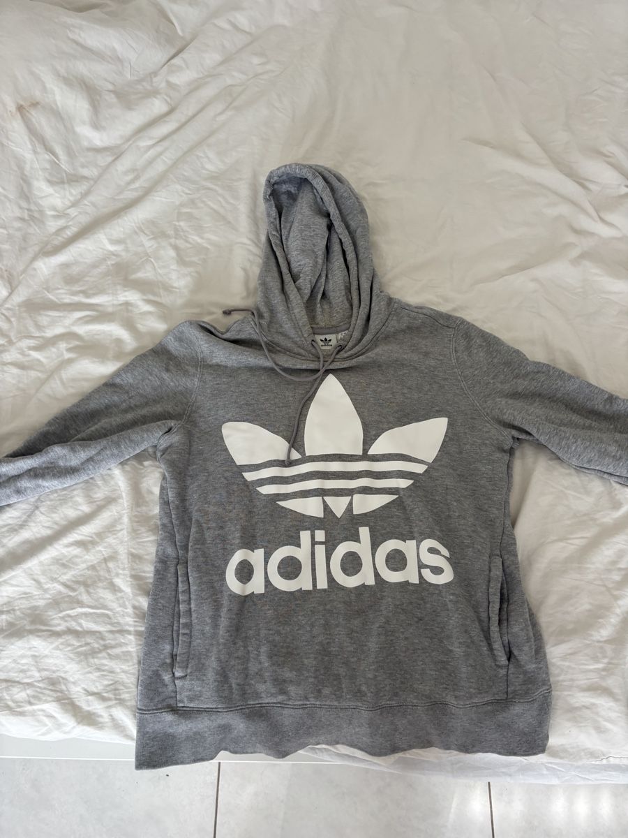 Adidas Maglioni & Felpe: Pullover Adidas grau Grösse S neuwertig – Usato da Wettswil venduto da danielaa.