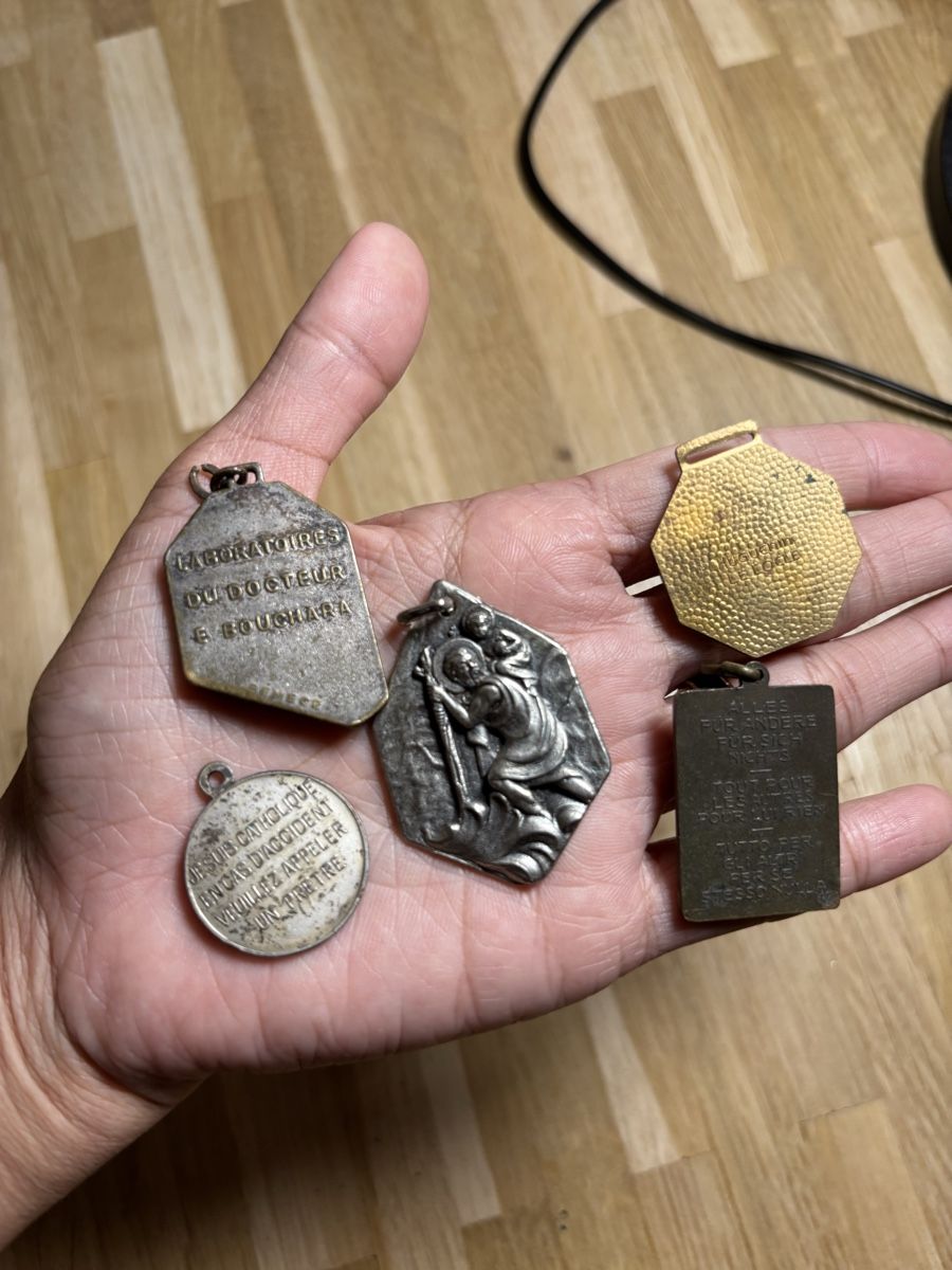 Christ Anhänger: Lot Medallions  – Gebraucht aus Confignon von Second_Hand_Ch 1