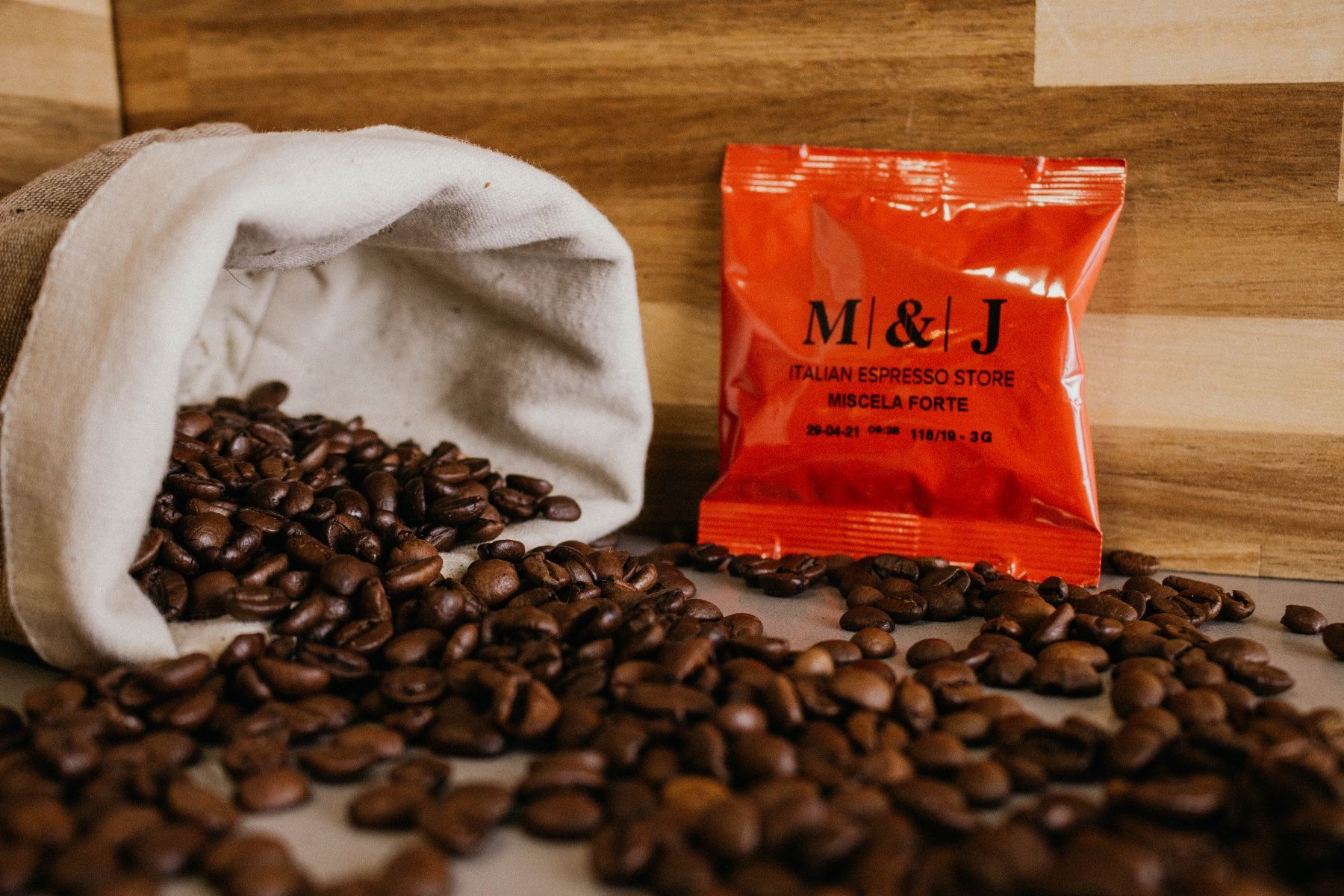 Cibi & Specialità: Caffè M&J (Degustationsbox) – Nuovo e nell'imballaggio originale da Zürich venduto da paestum82 2