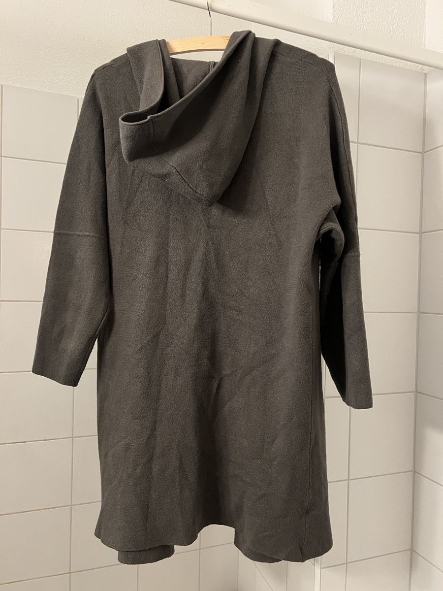 Mäntel: Übergangsmantel, Strick, oliv - 38 – Gebraucht aus Leissigen von tahari 1