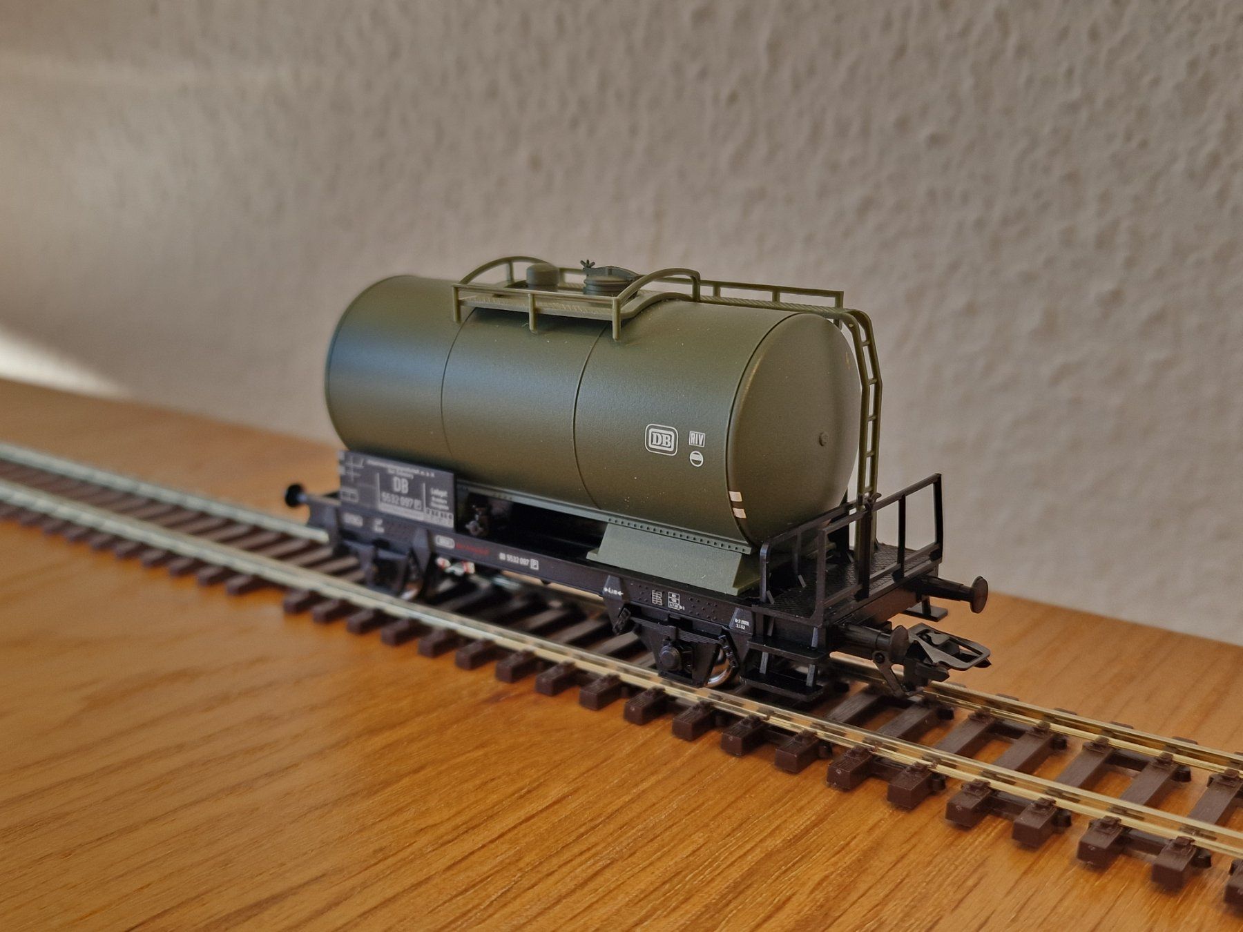 Trix Modellini di ferrovie: DB Tankwagen H0 – Nuovo e nell'imballaggio originale da Matten b. Interlaken venduto da lor_hr9w 2
