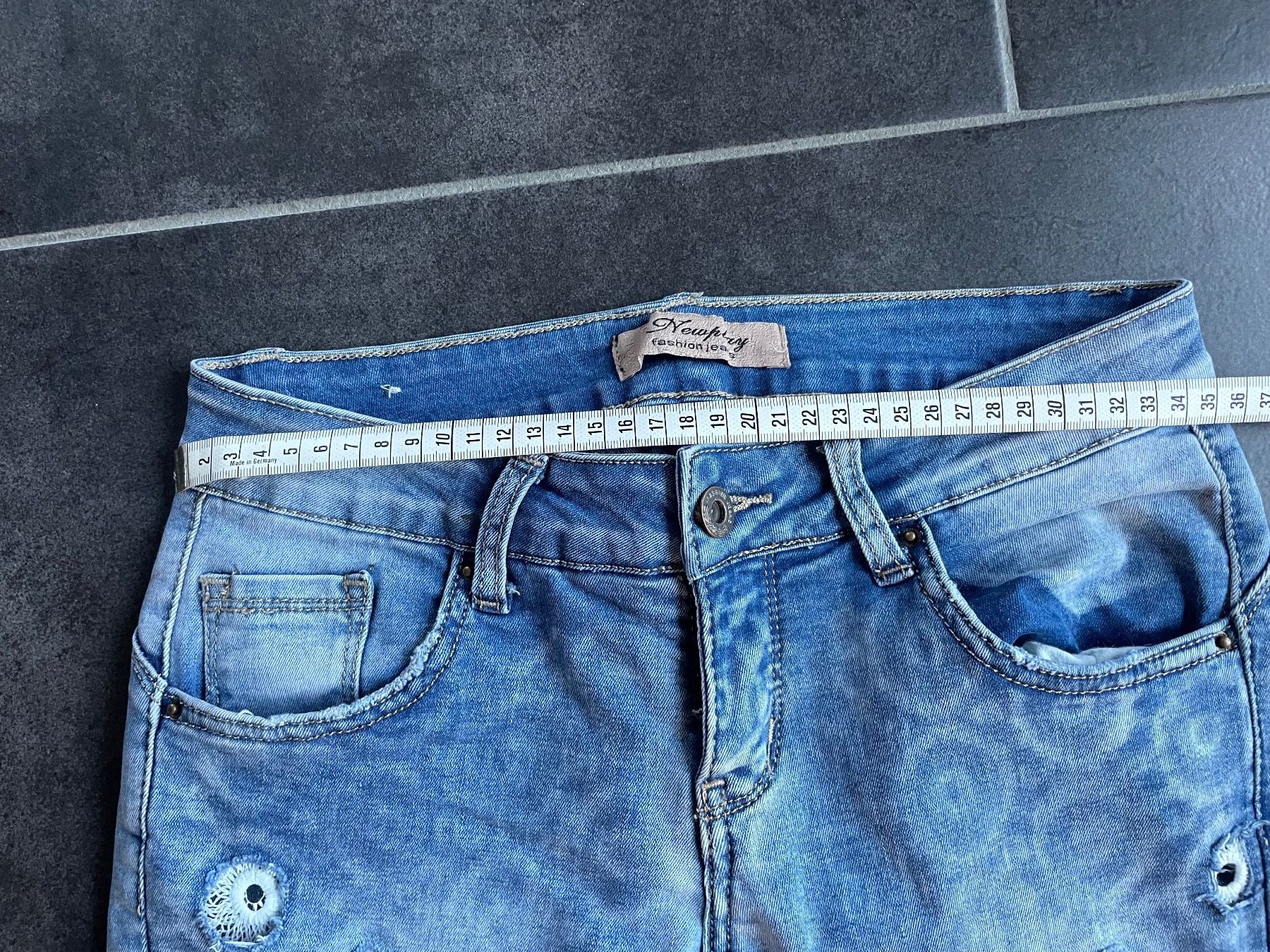 Jeans: Jeans mit Cut Outs Gr. 36 – Nuovo (secondo la descrizione) da Goldswil venduto da _Dudy_ 2
