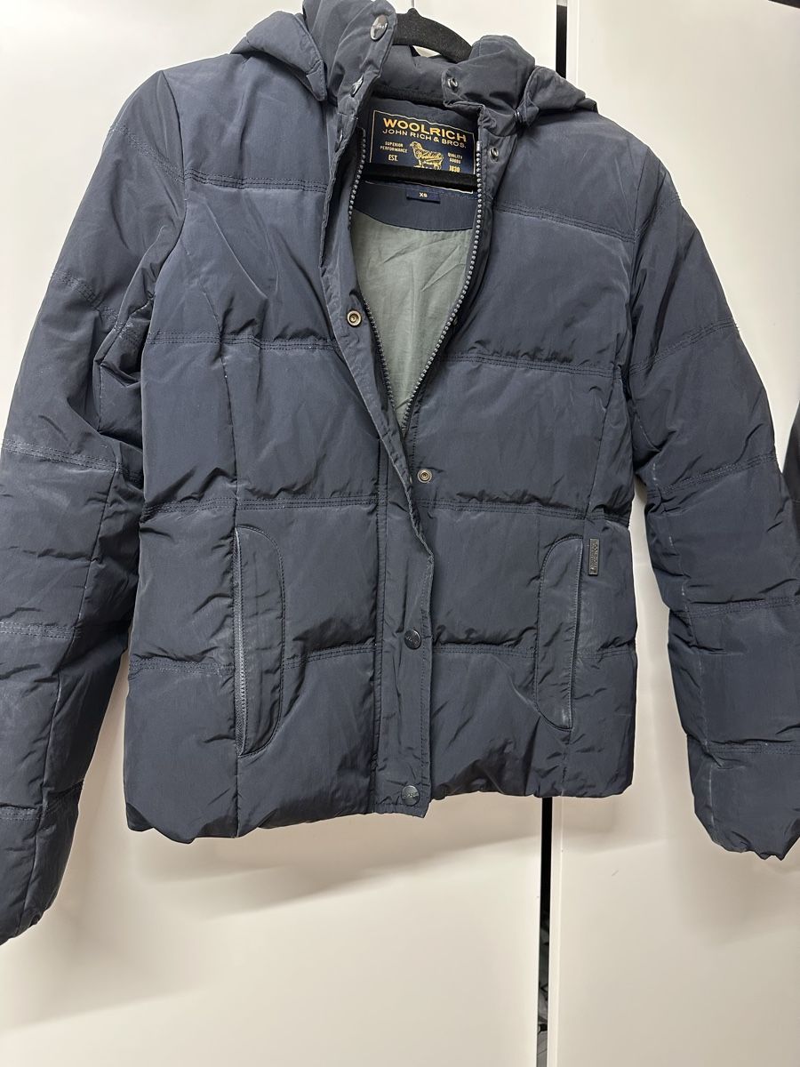 Woolrich Giacche: Woolrich jacke + mit einem Echtfellkragen – Usato da Basel venduto da fam_fky6