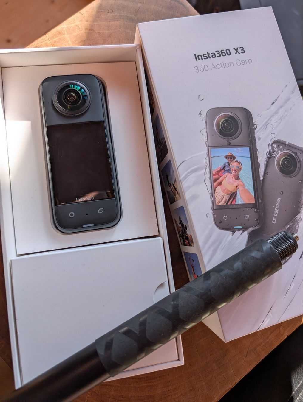 Insta360 Action Cam: Insta360 X3 + Invisible Selfie Stick + SmartRemote, new – Nuovo (secondo la descrizione) da Zwischenflüh venduto da be6543