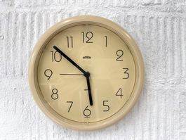 Vintage 80er Jahre Wanduhr - EMES