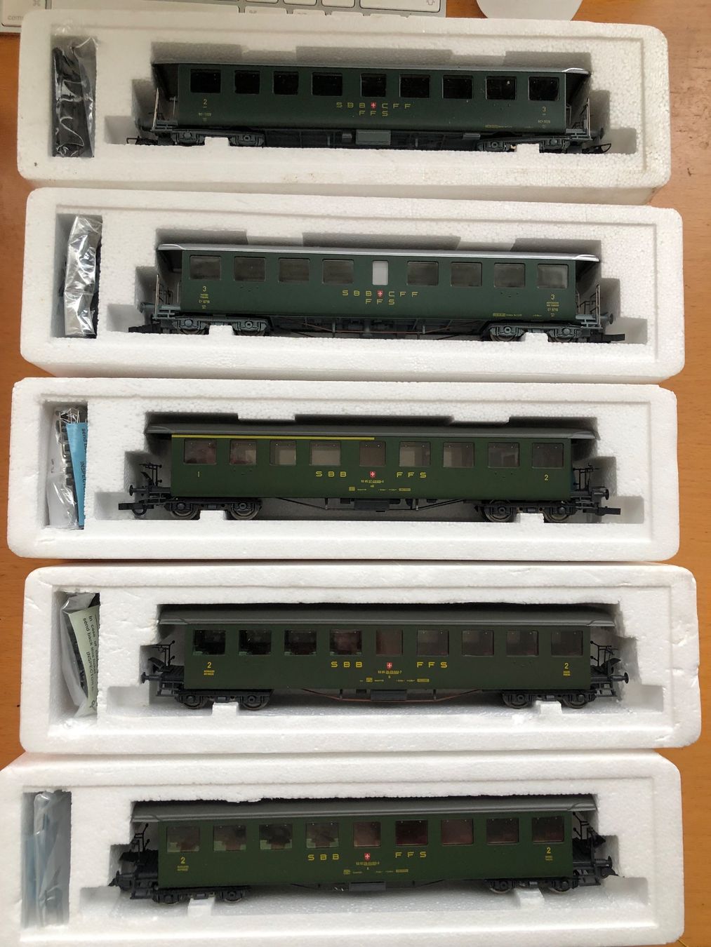 Roco Modellini di ferrovie: Roco 5er Set SBB NEU – Nuovo (secondo la descrizione) da Ostermundigen venduto da Garmin03 1