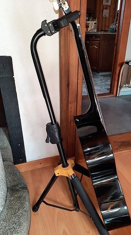 Strumenti musicali: Guitare classique débutant – Usato da Saxon venduto da dad_q89q 1