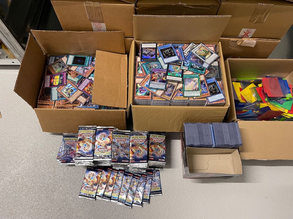 Yu-Gi-Oh Sammlung mit ca 100‘000 Karten inkl 200 Booster 1