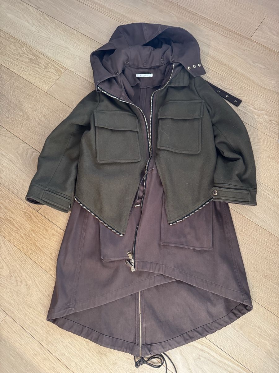 Givenchy Manteaux: Cappotto Givenchy doppio colore  – D'occasion à Montagnola par lor_pqc7