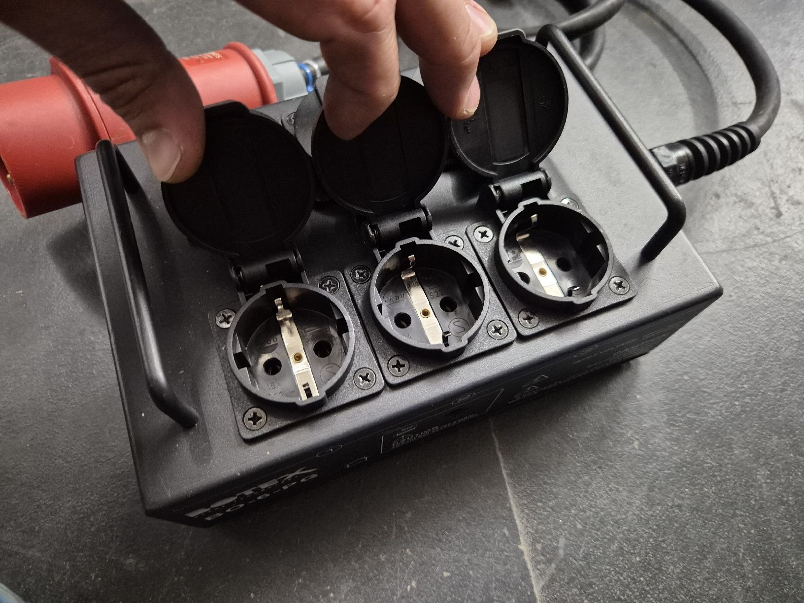 Electrotechnique: Botex Schuko Stromverteiler – D'occasion à Wiesendangen par freetree_winti 1