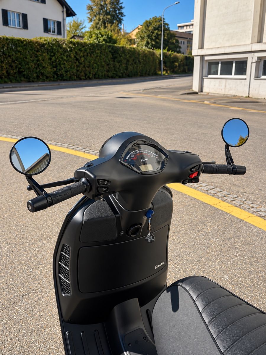 Vespa Scooter: Vespa GTS 300 HPE Notte  – Usato da Rorschach venduto da mko_m759 3