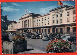 GENÈVE La Gare de Cornavin - Oldtimer, Auto