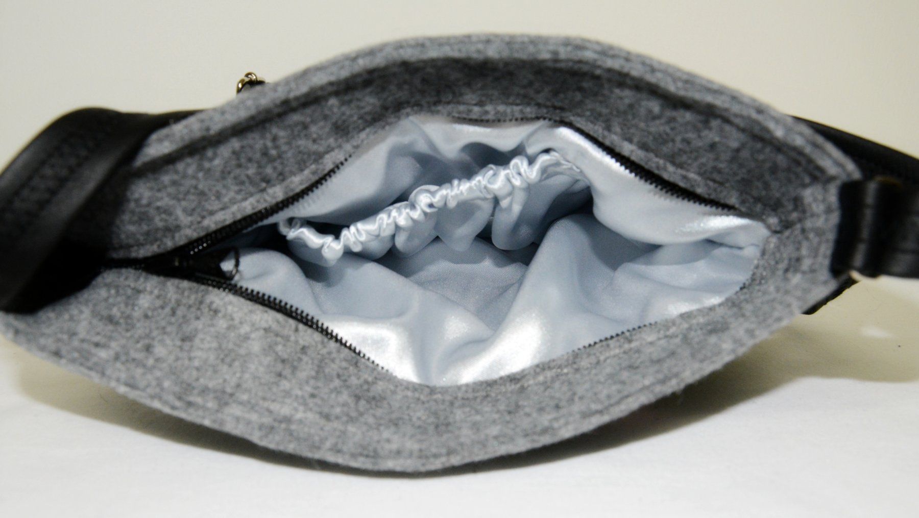 Borse & Zaini: ****Filztasche**** – Nuovo (secondo la descrizione) da Zuchwil venduto da giovannis 1