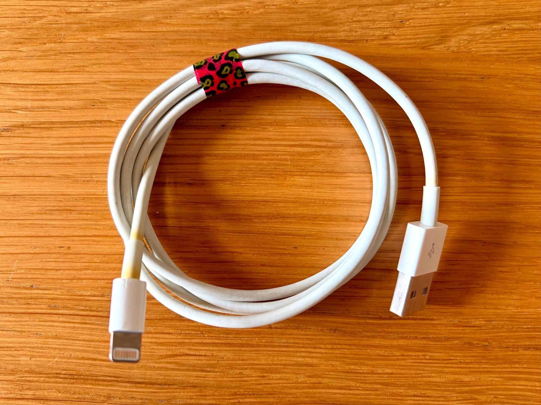 Apple Cavi: Ladekabel weiss, iPhone, gut erhalten, USB-A auf Lightning – Usato da Bern venduto da Empe76