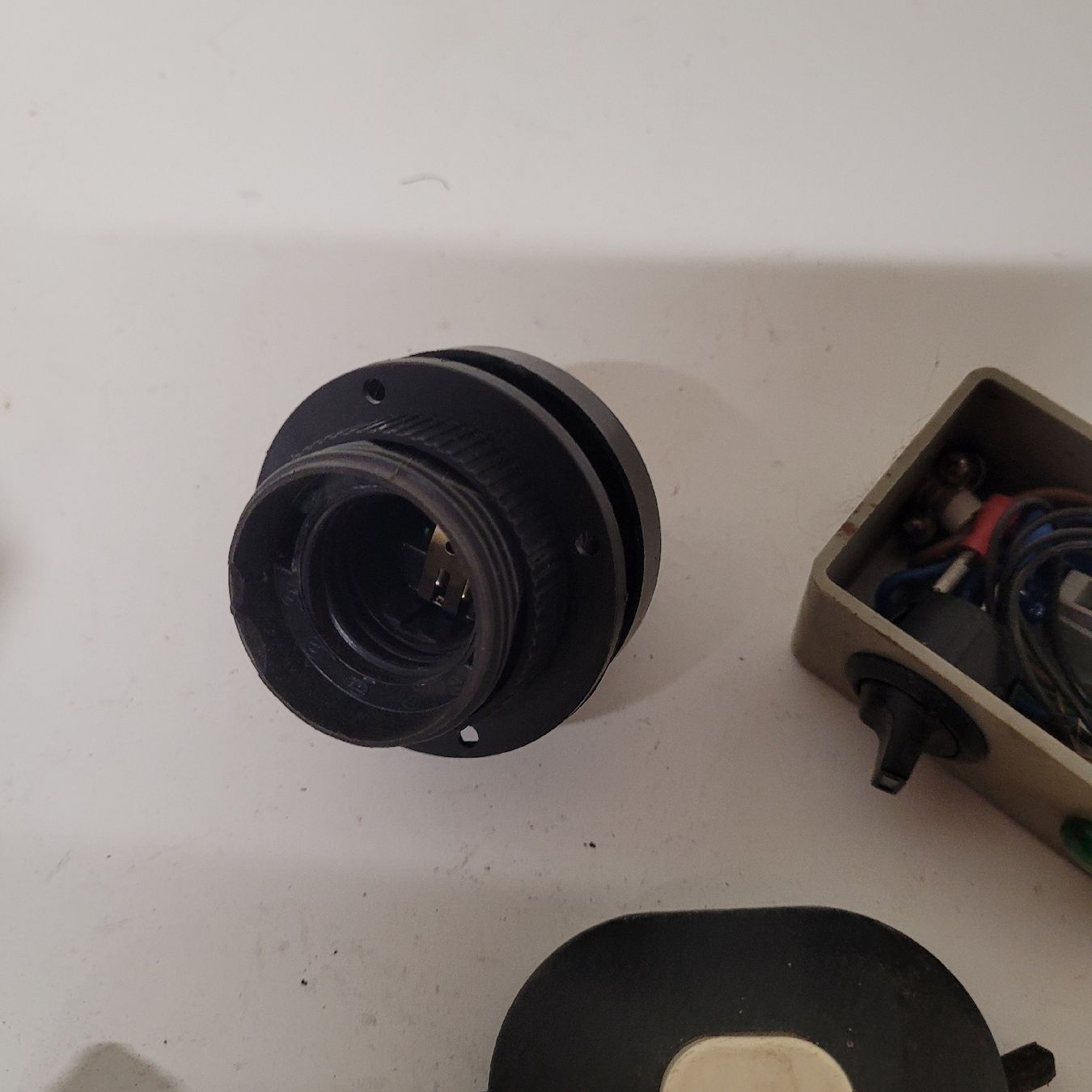 Schalter: altes elektromaterial schalter lampenfassung – Gebraucht aus Reichenburg von AK_78 4