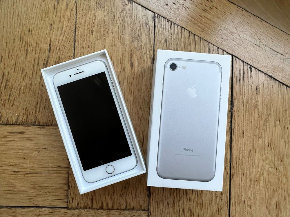 iPhone 7 Silver 128GB (AT&T Only) main image 1