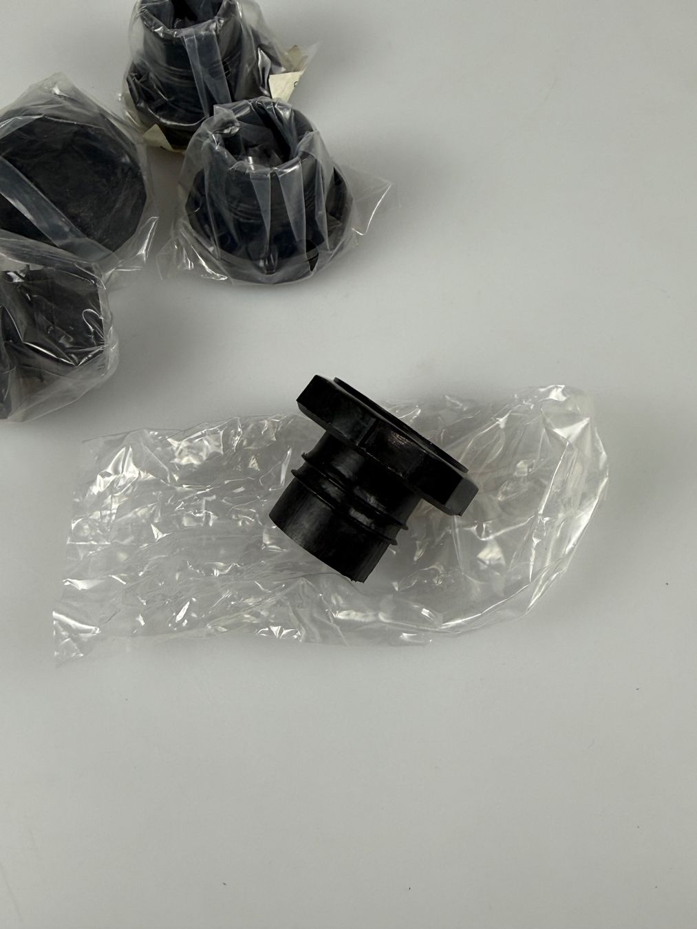 Puch Ciclomotori: 5X Tankdeckel Puch Maxi neu – Nuovo e nell'imballaggio originale da Hallau venduto da mofaplus 1