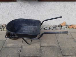 Gebrauchte leichte Schubkarre für Gartenarbeiten!