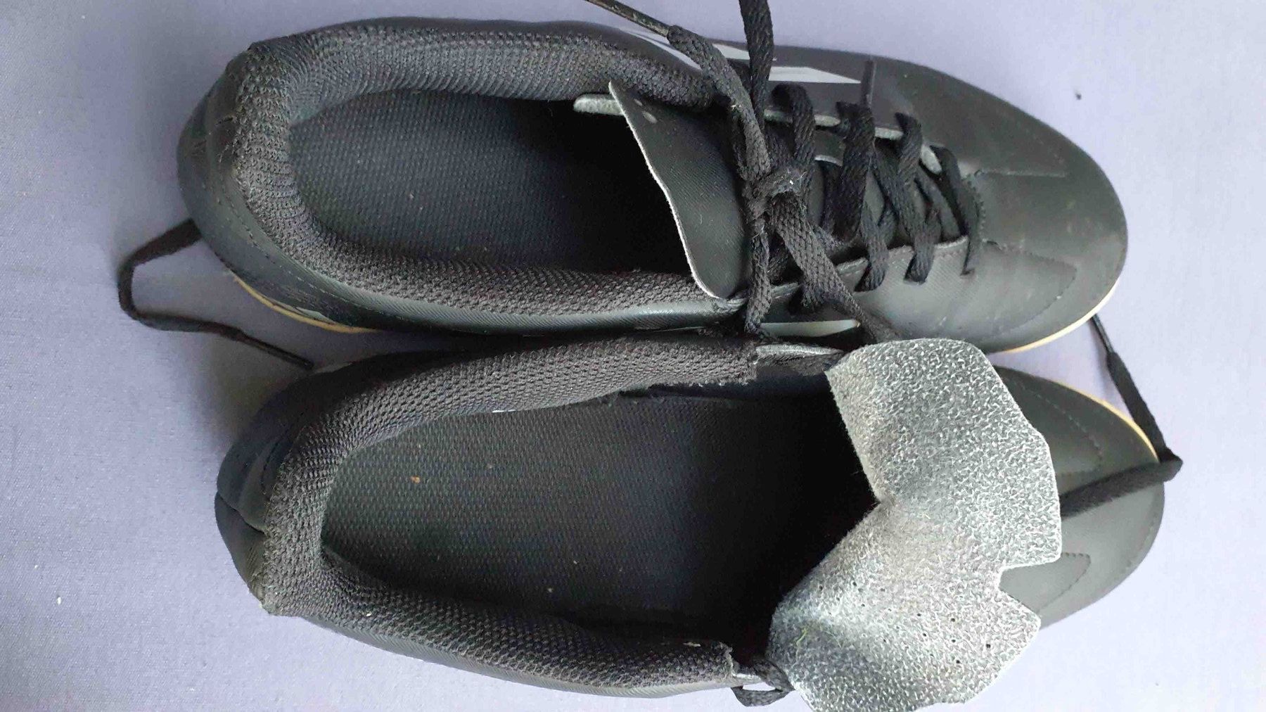 Adidas Herrenschuhe: Sportschuhe, Grösse 42 – Gebraucht aus Sirnach von Formalin 3